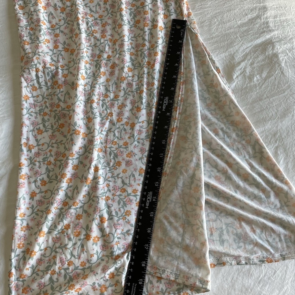 PRETTYLITTLETHING Women's Size 2 Dress Ditsy Floral Semi Sheer W Side Slits - Picture 10 of 11